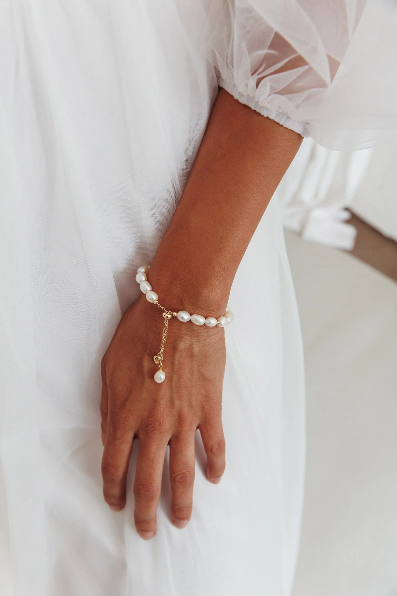Sharie Baroque Pearl Bracelet Gold - Image 3
