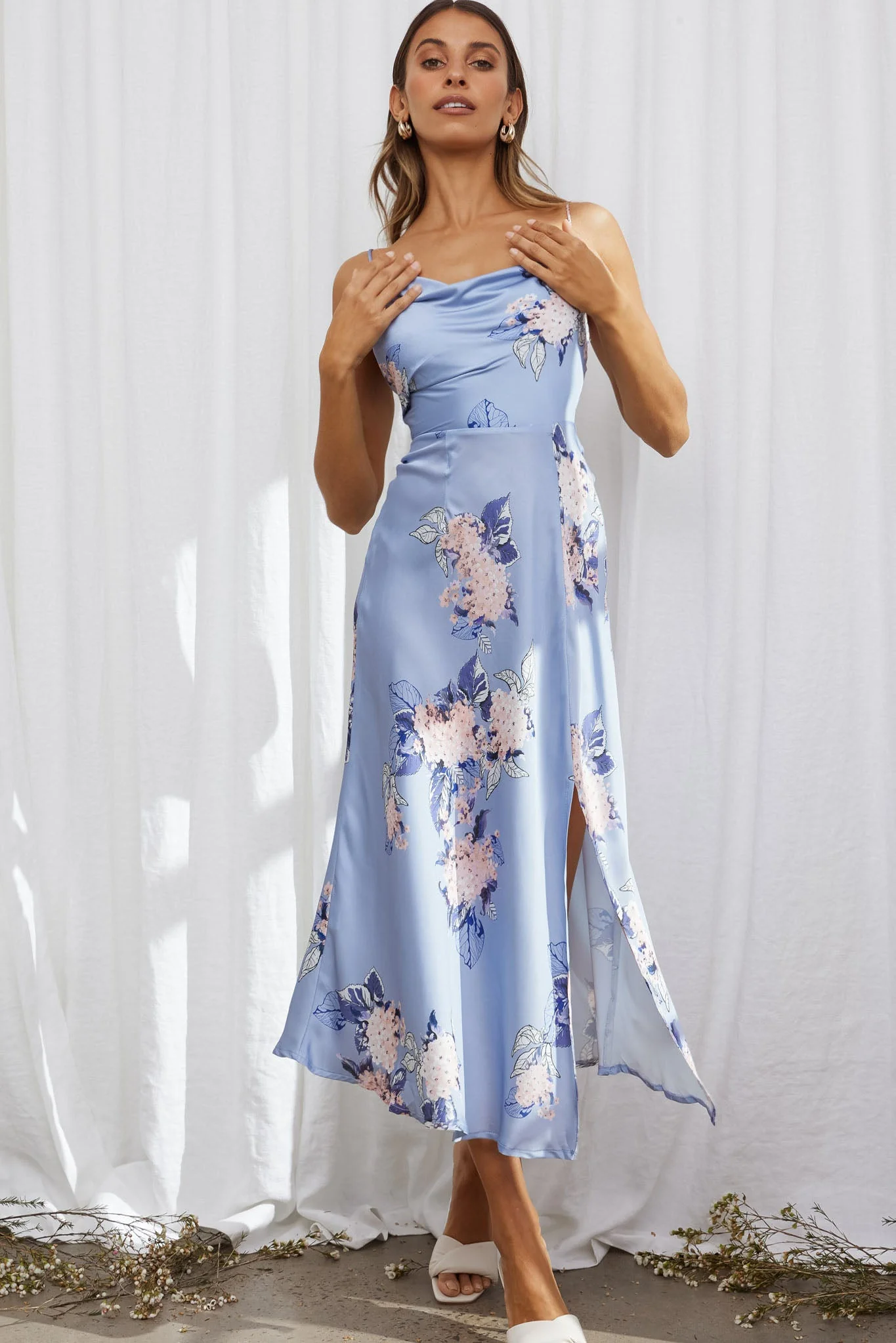 Suki Front Split Midi Dress Hydrangea Print Blue - Image 5