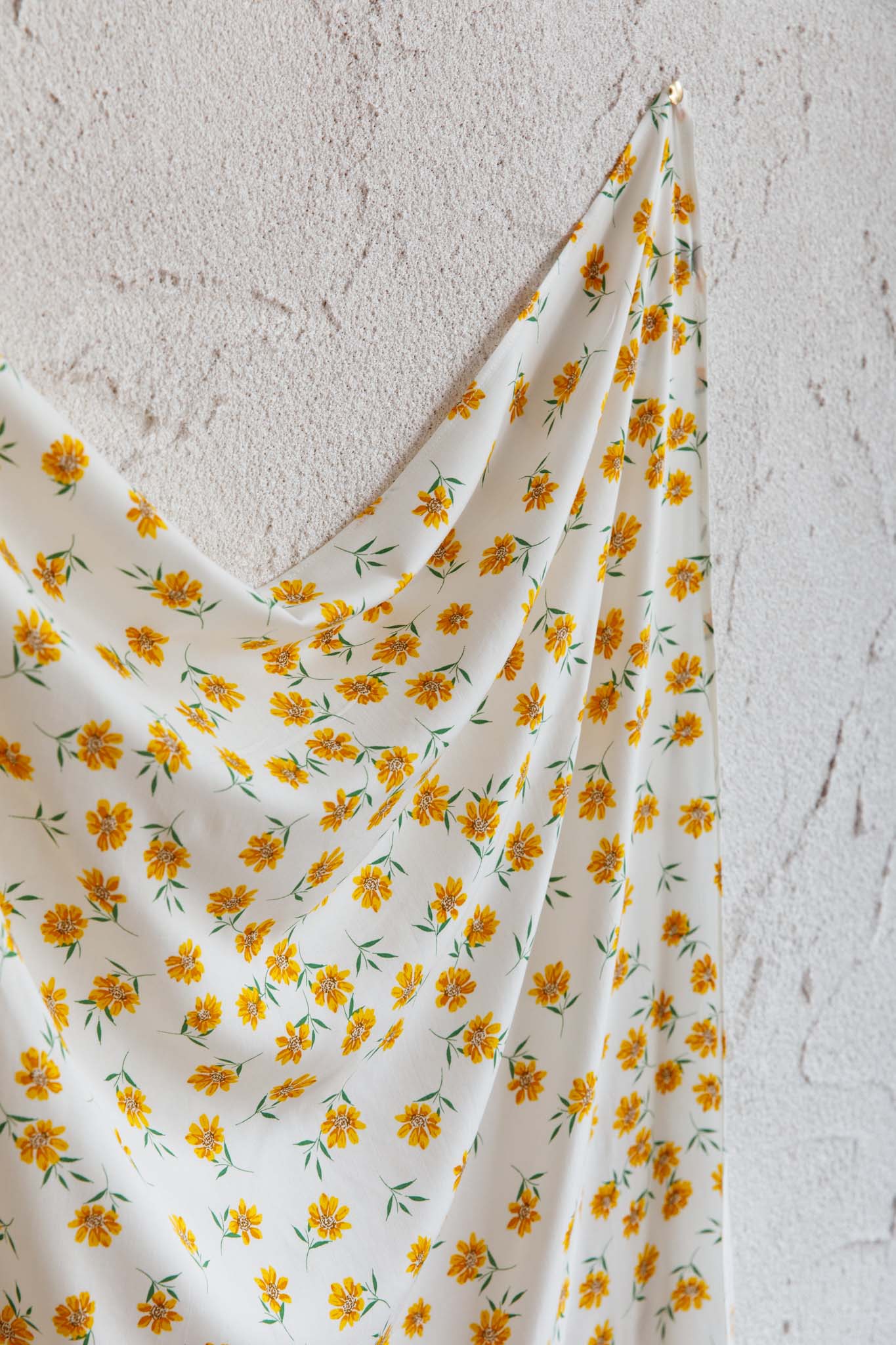 Sundaze Square Scarf Flowers White - Image 3