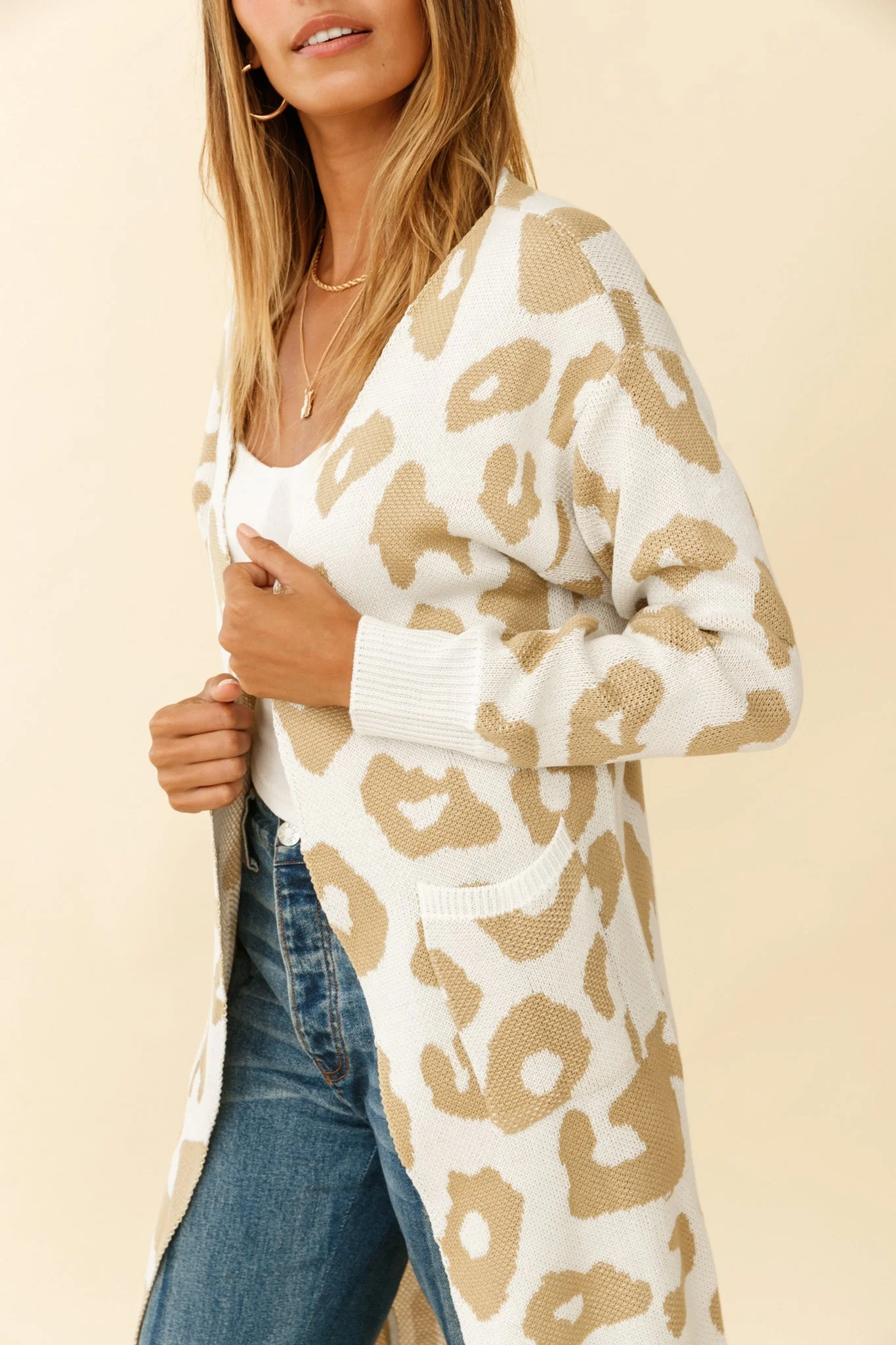 Switch It Up Longline Pocket Knit Cardigan Animal Print White - Image 4