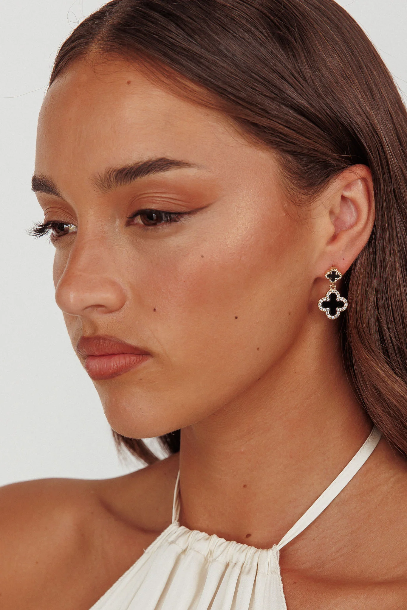Talia Four-Leaf Clover Earrings Gold Black - Image 3