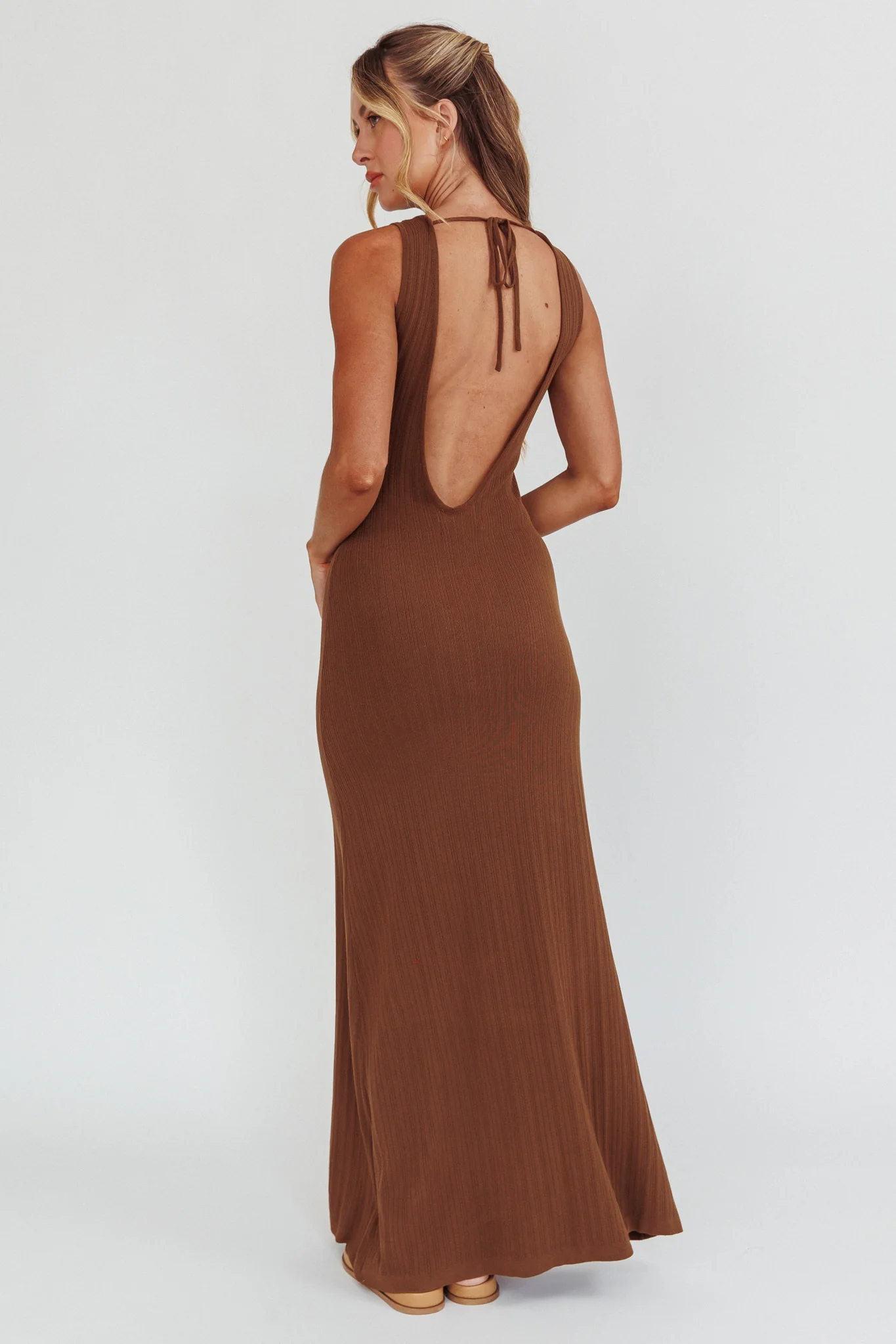 Tarli Low Back Maxi Dress Chocolate - Image 2