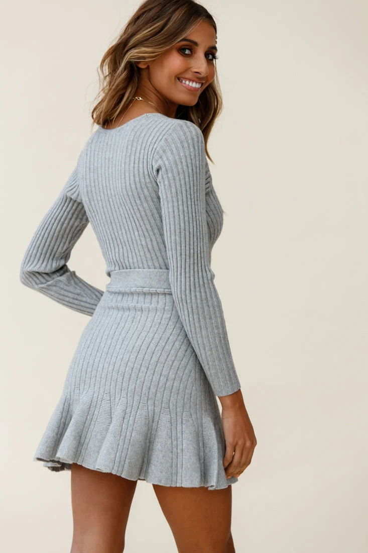 Tarry Long Sleeve Fluted Hem Knit Dress Grey - Image 7