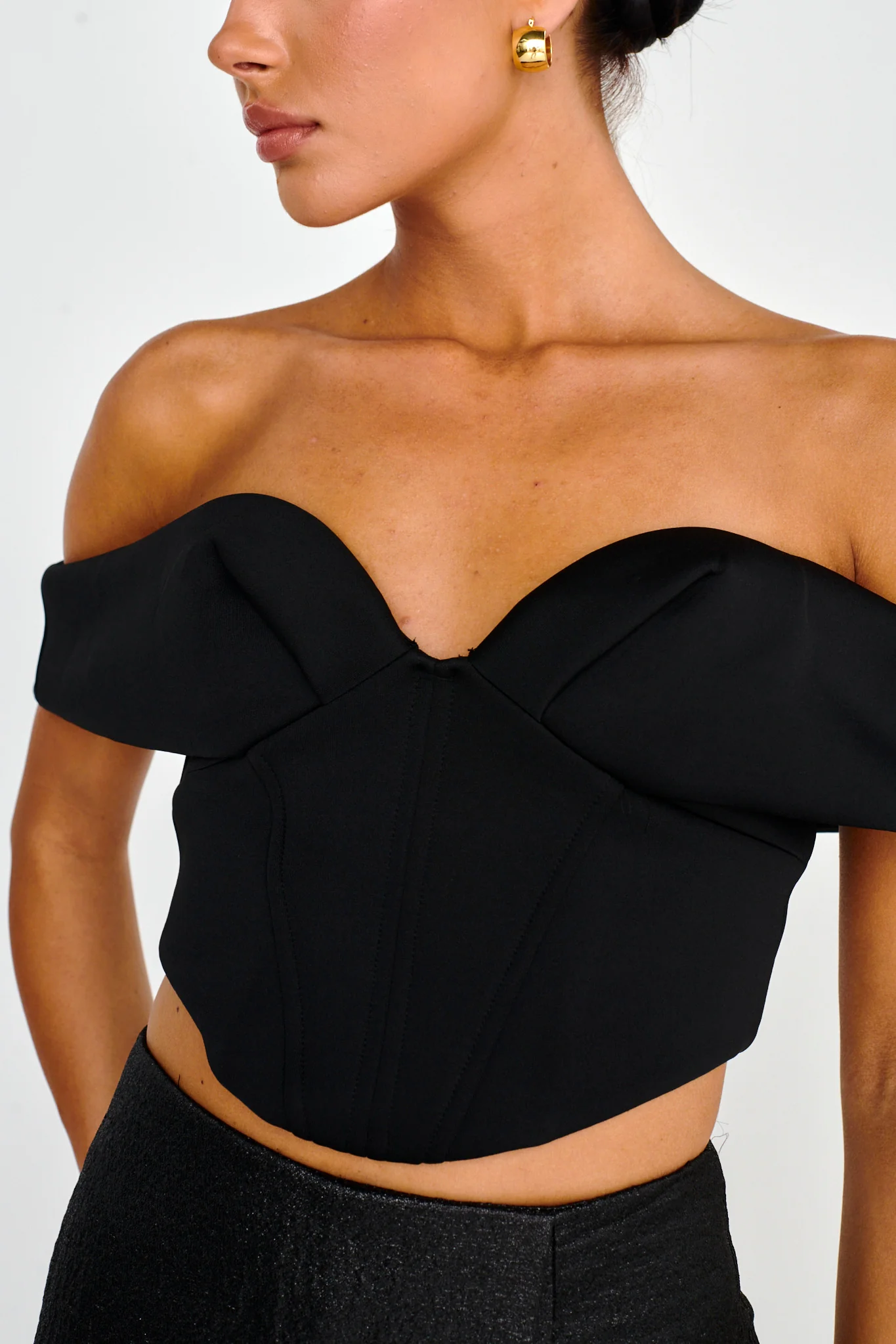 Tenicka Off-Shoulder Crop Top Black - Image 3