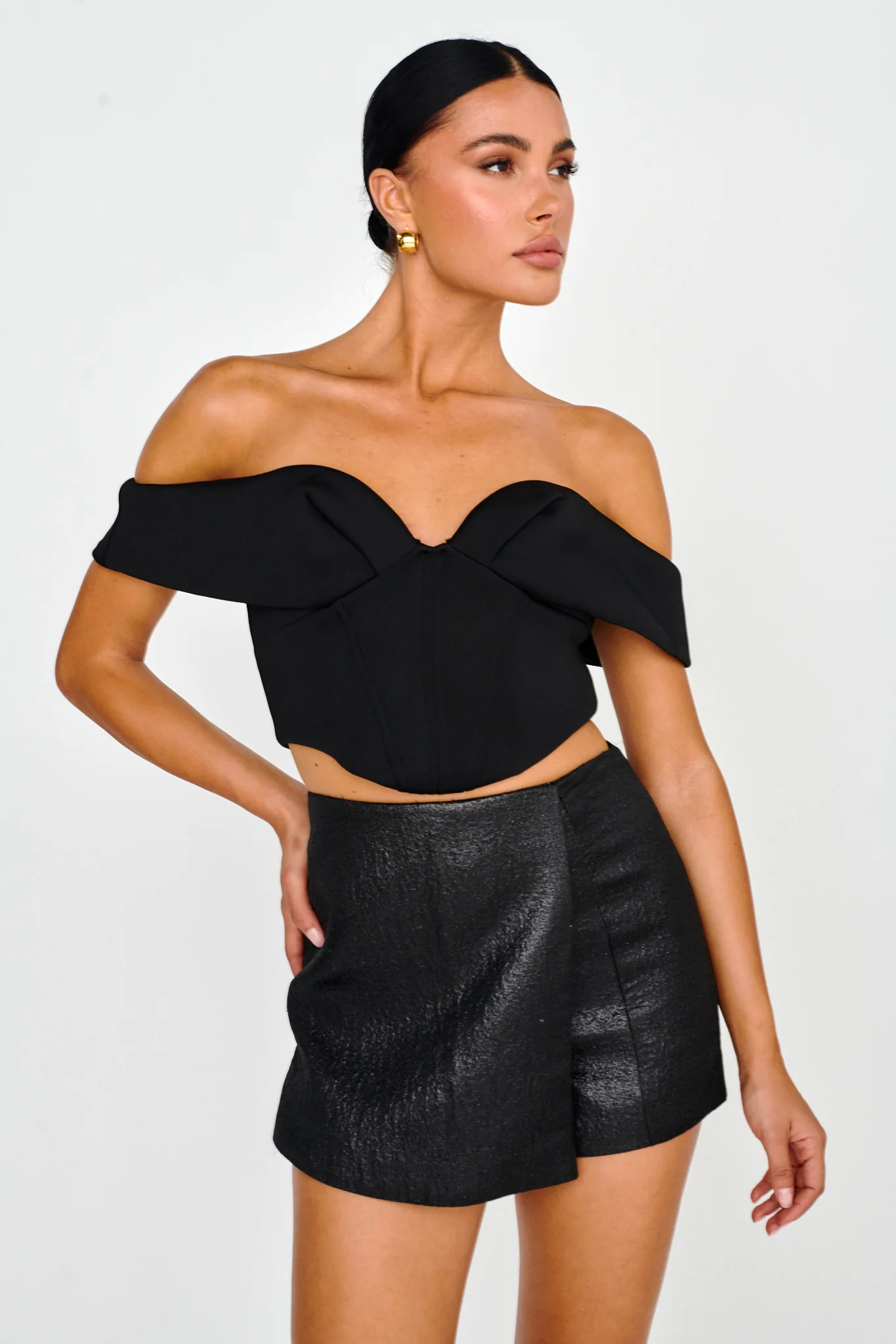 Tenicka Off-Shoulder Crop Top Black - Image 5