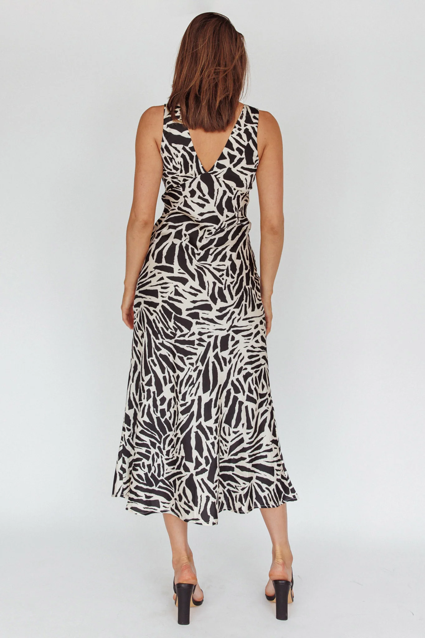 Turin V-Neckline Print Midi Dress Black - Image 2