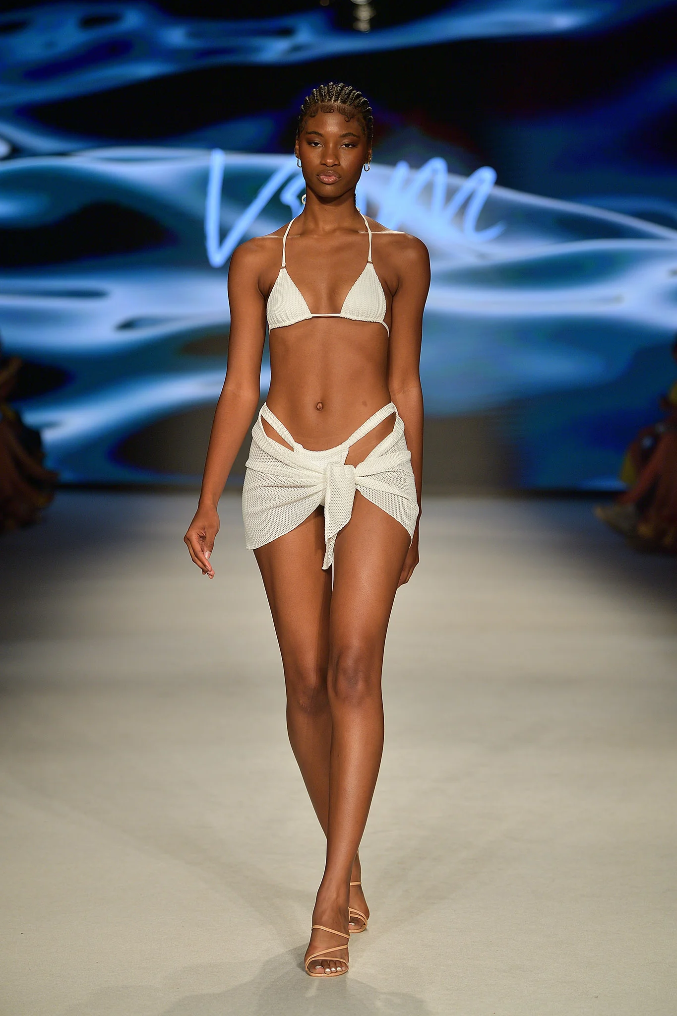 VDM The Label Tula Bianco Reversible Top - Image 4