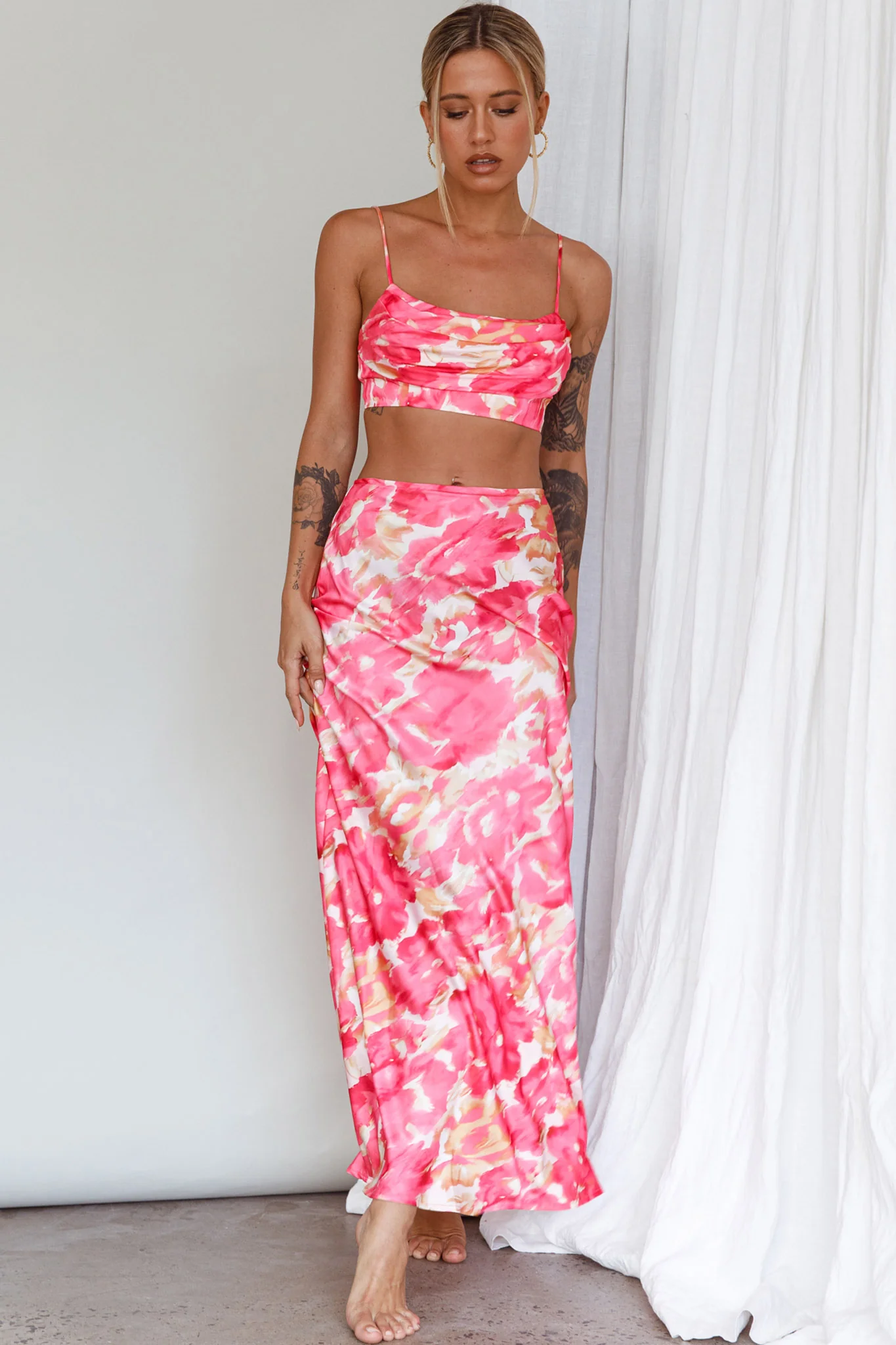 Well Versed Crop Top Abstract Pink - Image 7
