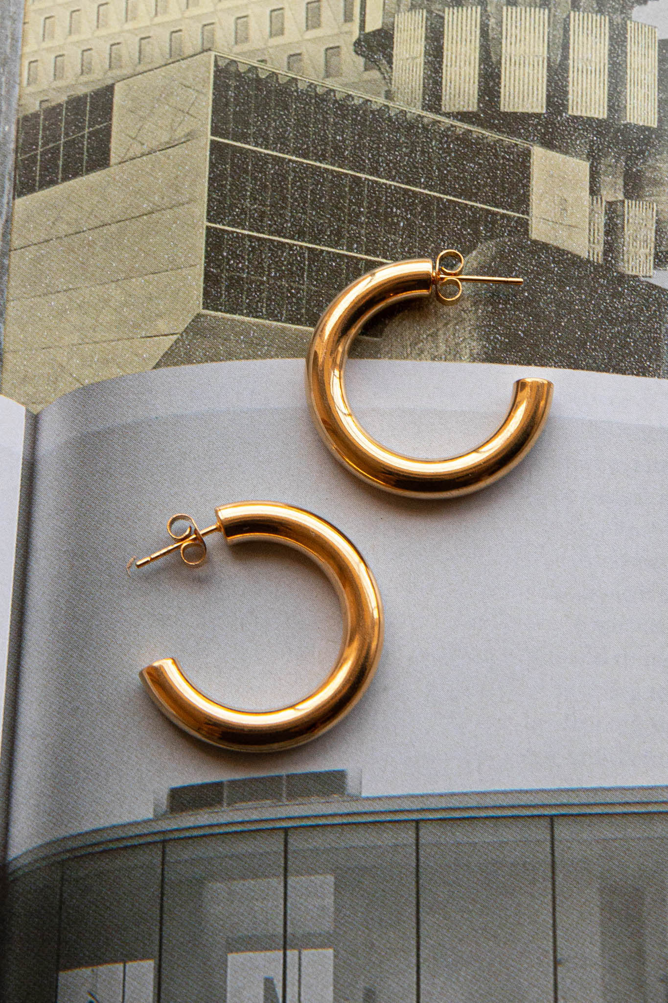 Zayda Open Hoop Earrings Gold - Image 2